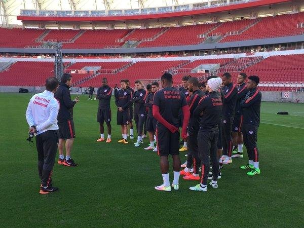 Inter treinou com port&otilde;es fechados no Beira-Rio