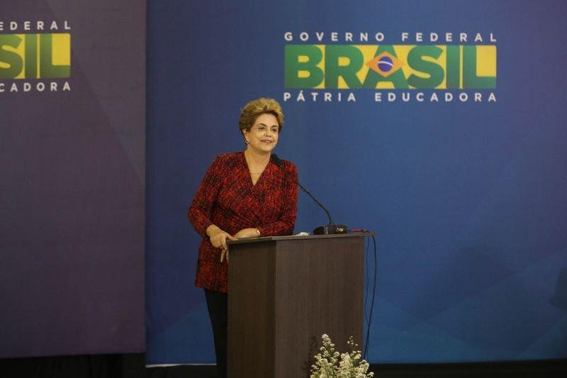 Em entrevista ao canal Russia Today, presidente afastada disse que a gest&atilde;o de Temer pretende aplicar um programa "mais neoliberal imposs&iacute;vel"