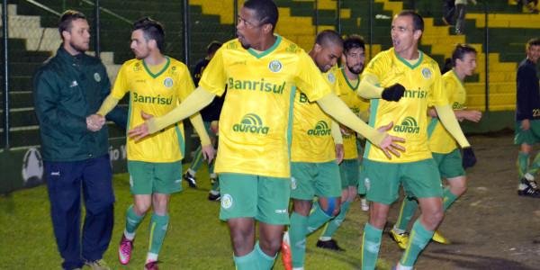 Equipe de Erechim superou rivais por 4 a 3 no placar agregado