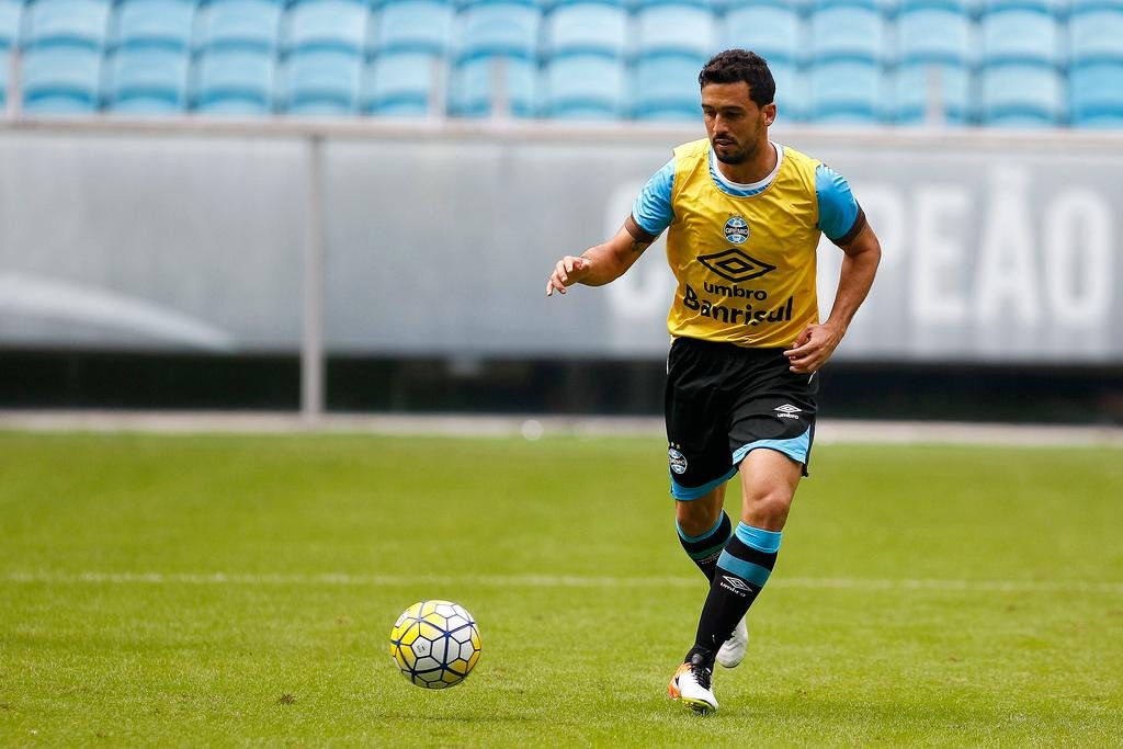 Ed&iacute;lson participou normalmente do treino de s&aacute;bado, mas ainda n&atilde;o tem a difini&ccedil;&atilde;o da estreia