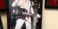 A guitarra Gibson Dove foi um presente do pai de Elvis em 1969