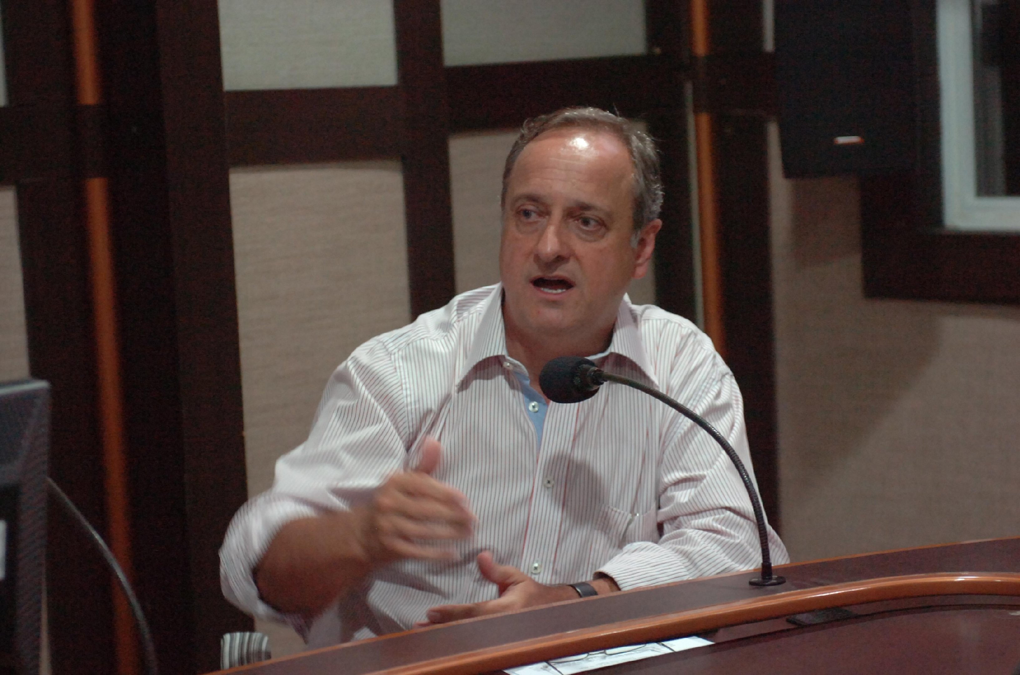 Vieira reclama de contingenciamento 