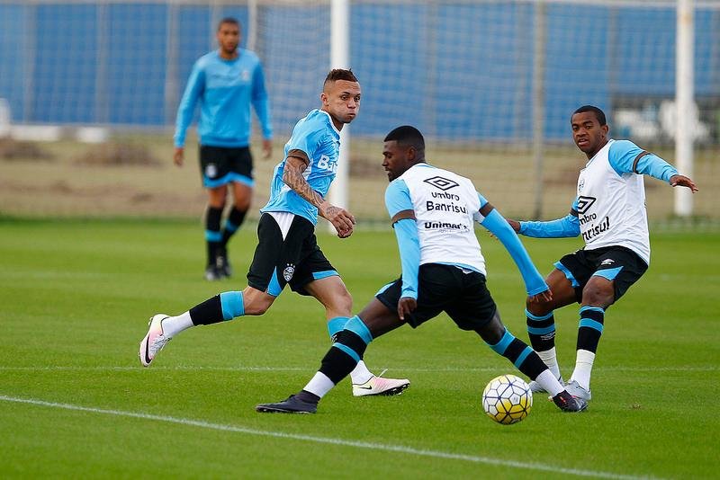 Apenas os reservas treinaram com bola nesta ter&ccedil;a no Gr&ecirc;mio