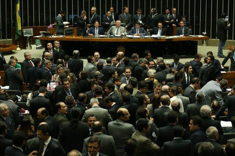 Congresso aprova nova meta fiscal governo 