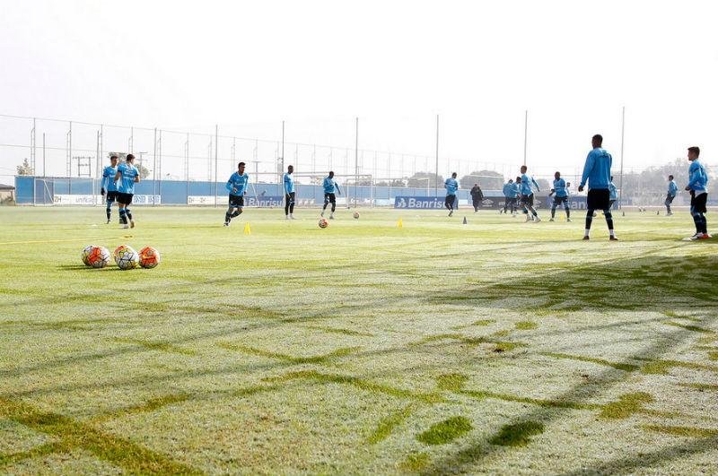 Bob&ocirc; sente contratura nas costas e est&aacute; fora de jogo contra Atl&eacute;tico-MG