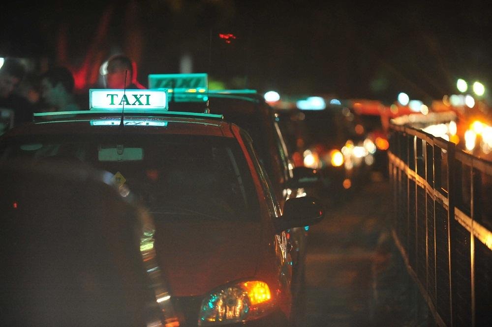 Frota de t&aacute;xis soma cerca de 3,9 mil carros em Porto Alegre