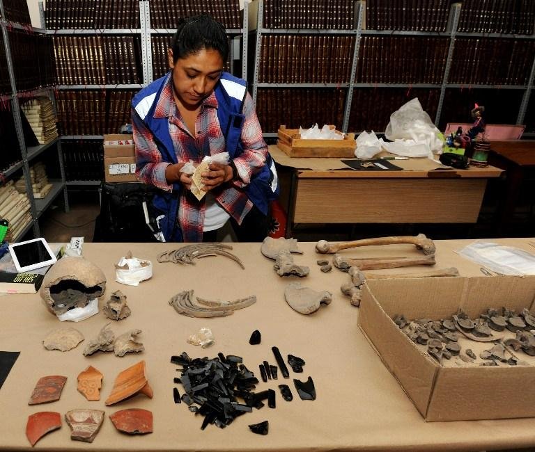 Uma das ossadas corresponde a de uma mulher de ao menos 700 anos