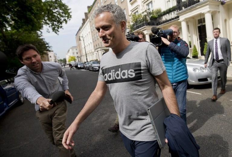 Manchester United anuncia contrata&ccedil;&atilde;o de Mourinho
