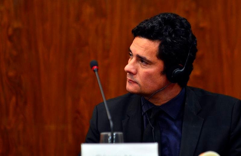 Moro liberta dois presos tempor&aacute;rios da Lava Jato