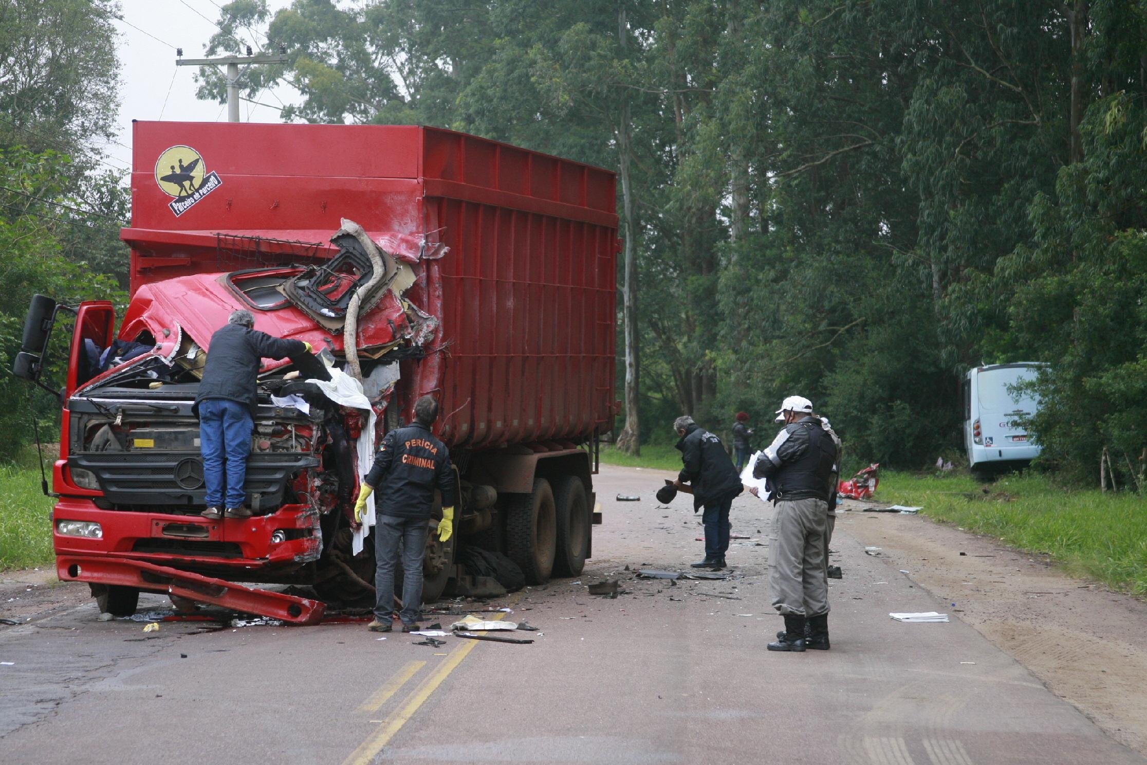 Estrada do Conde est&aacute; bloqueada nos dois sentidos