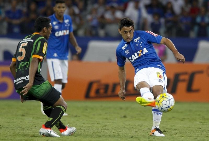 Sob vaias, Cruzeiro empata em 1 a 1 em cl&aacute;ssico contra Am&eacute;rica-MG