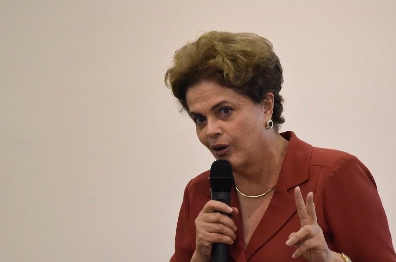 Dilma prepara sua defesa para quarta-feira