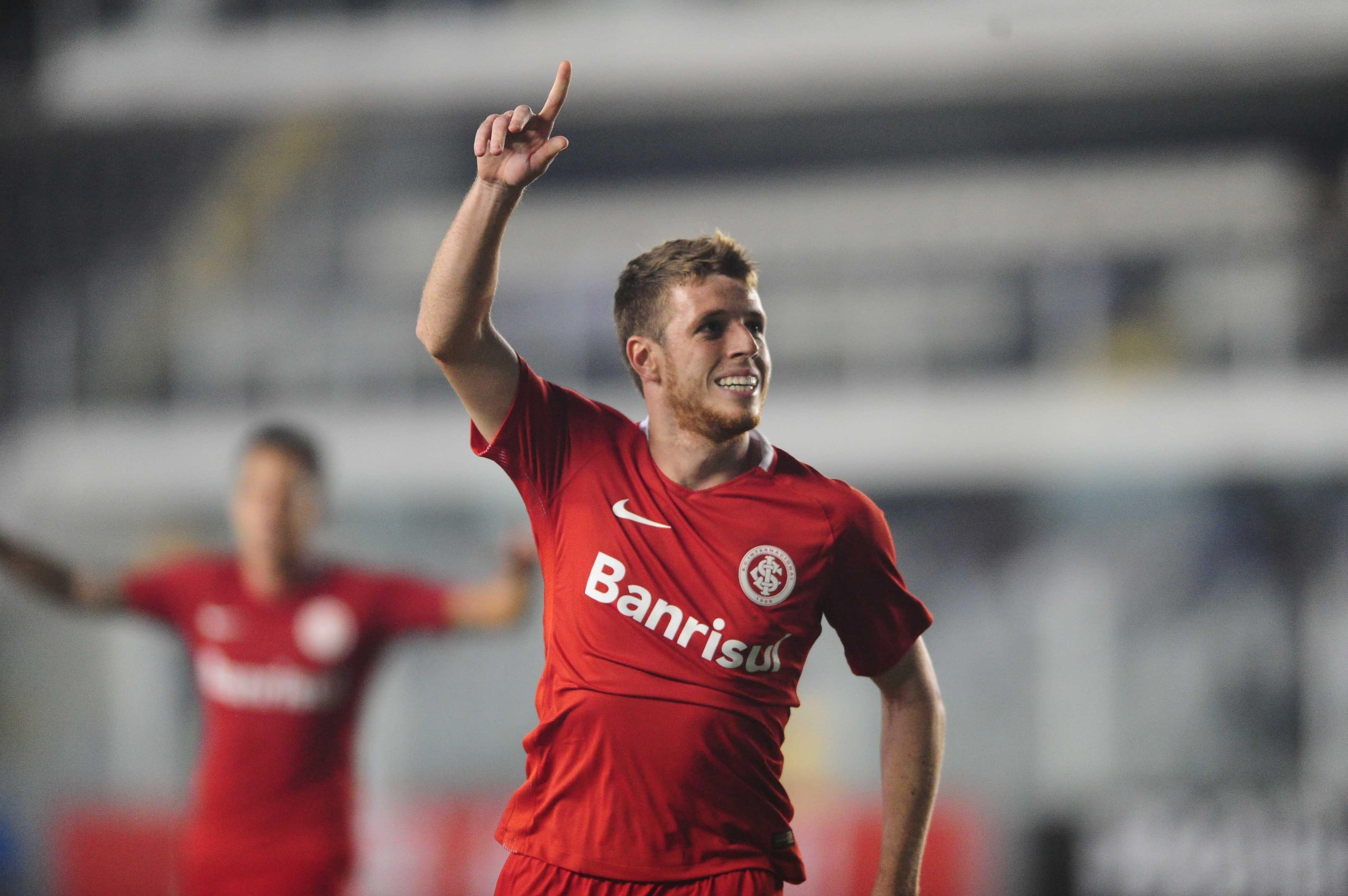 Aylon garantiu vit&oacute;ria do Inter na Vila