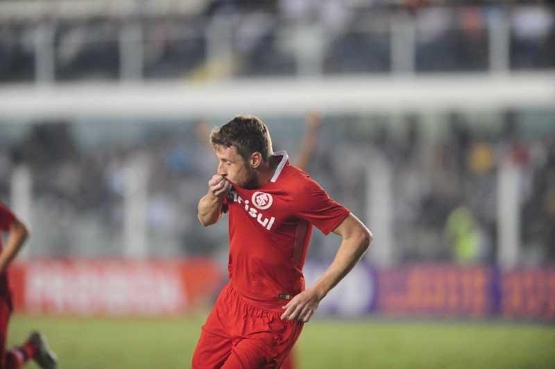 Aylon marcou o gol da vit&oacute;ria do Inter sobre o Santos