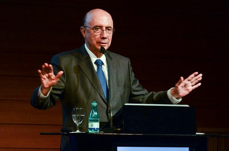 Equipe do ministro da Fazenda, Henrique Meirelles, prop&otilde;e agora &eacute; um acordo emergencial