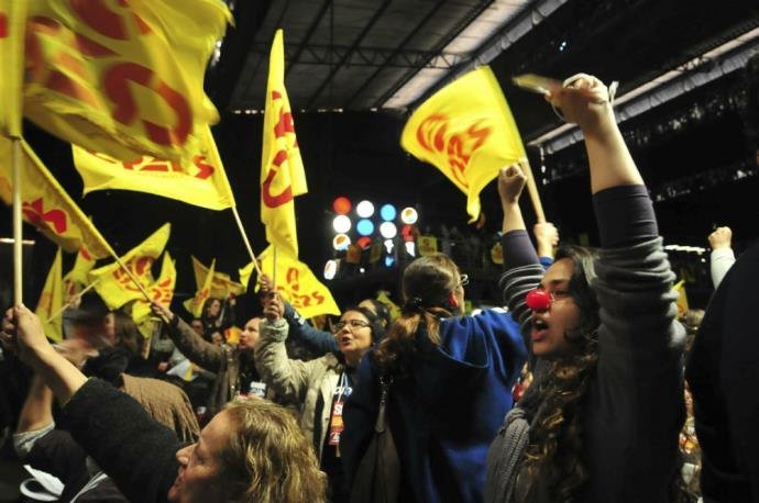 Professores e governo discutem reivindica&ccedil;&otilde;es da greve
