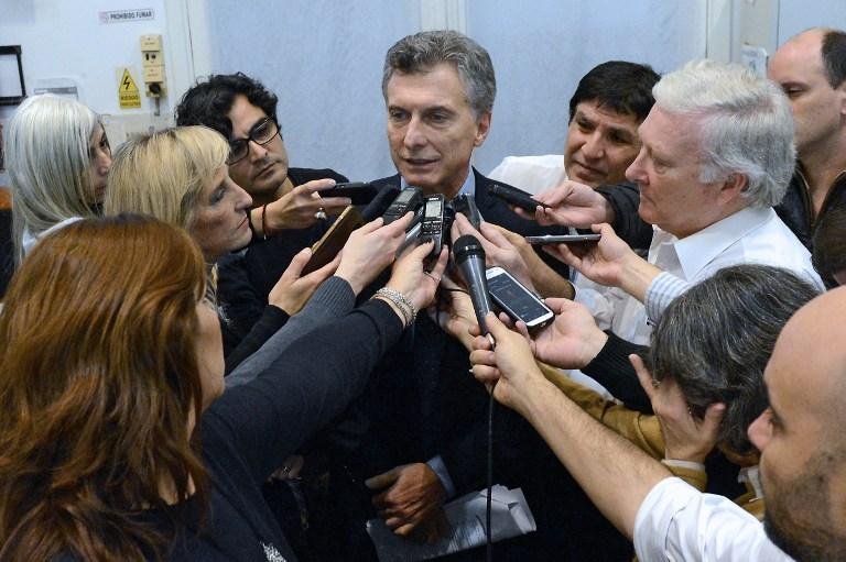 Mauricio Macri resolveu intervir na tumultuada elei&ccedil;&atilde;o para a presid&ecirc;ncia da AFA, adiando o pleito