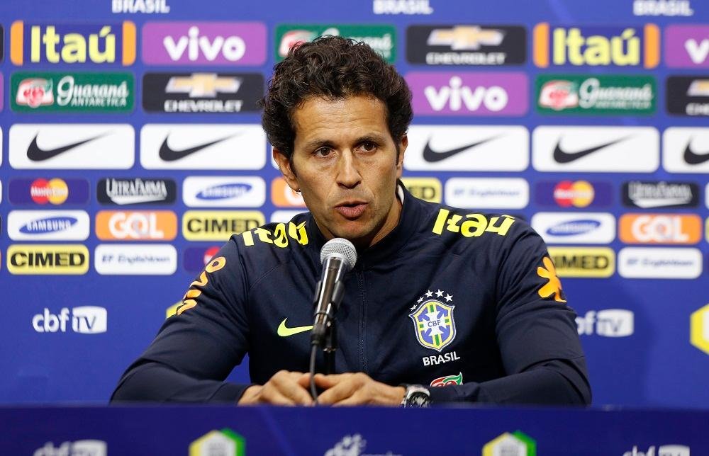 M&eacute;dico Rodrigo Lasmar disse que &eacute; normal jogadores terem desconfortos musculares em fim de temporada