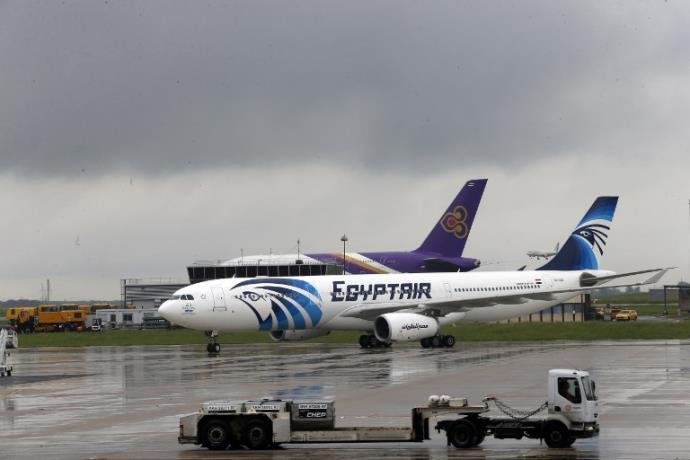Avi&atilde;o da EgyptAir caiu no mar Mediterr&acirc;neo com 66 pessoas a bordo