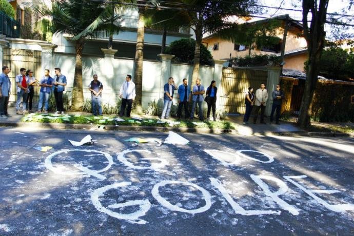 Grades restringem acesso &agrave; casa de Temer ap&oacute;s manifesta&ccedil;&otilde;es