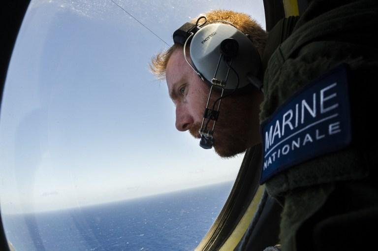 Marinha francesa capta sinal de caixa-preta de avi&atilde;o da EgyptAir 