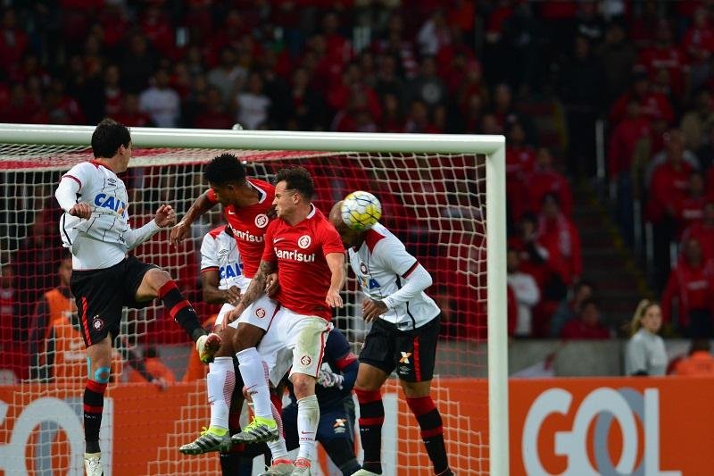 Inter chegou &agrave; lideran&ccedil;a ap&oacute;s a vencer Atl&eacute;tico-PR