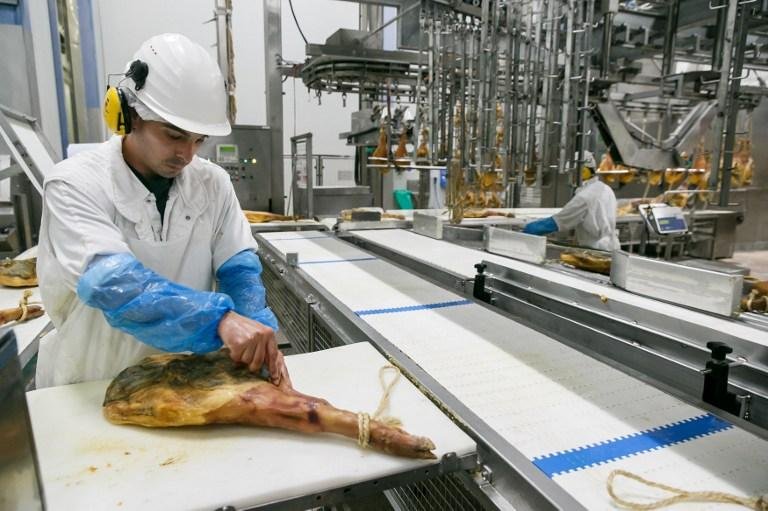 Produ&ccedil;&atilde;o industrial sobe 0,1% em abril