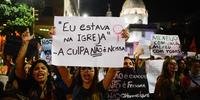Mulheres protestaram no Rio de Janeiro contra a cultura do estupro