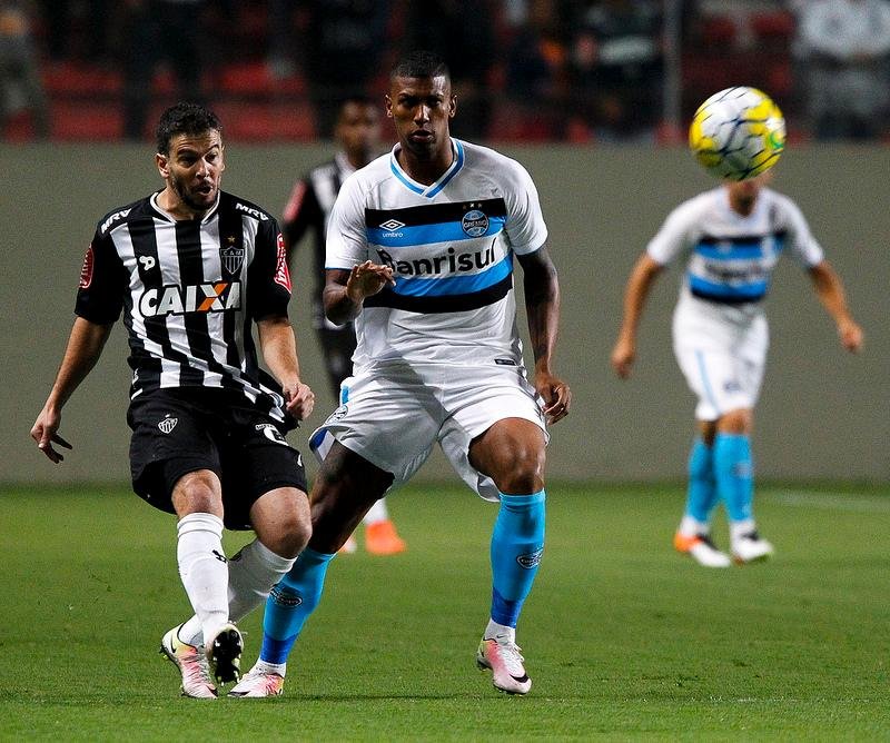 Volante do Gr&ecirc;mio comemorou chance de jogar Copa Am&eacute;rica e afirmou que quer estar na Olimp&iacute;ada