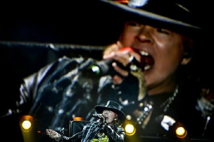 AC/DC com Axl Rose &eacute; um dos nomes que aparecem na enquete