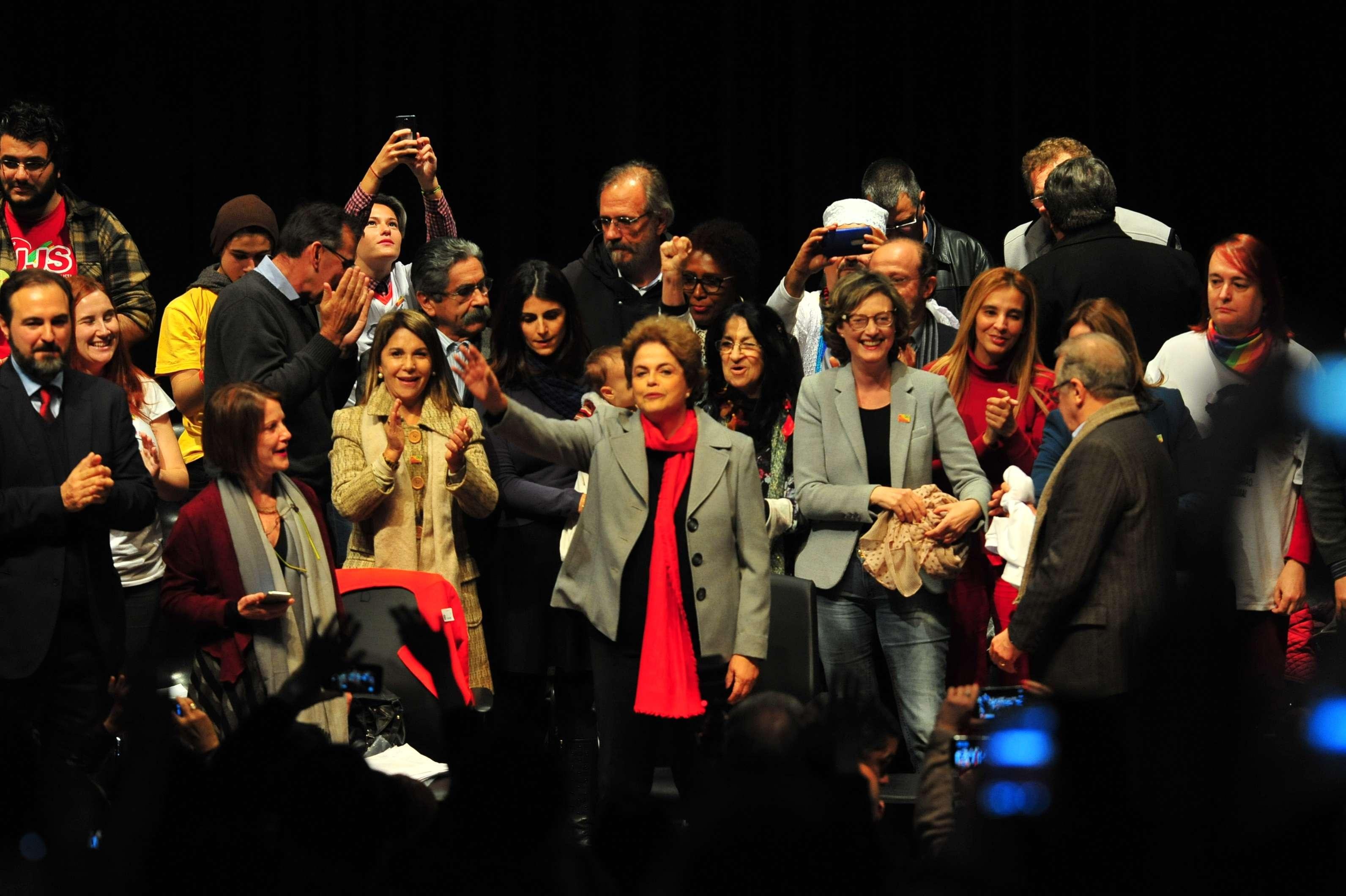 Dilma participa de lan&ccedil;amento de livro na Assembleia Legislativa