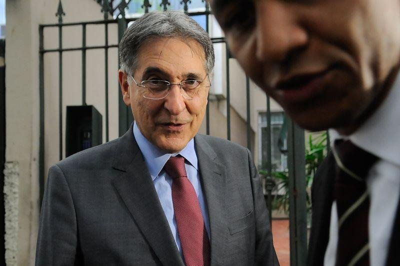 STF acata recurso da defesa e suspende processo contra Pimentel 