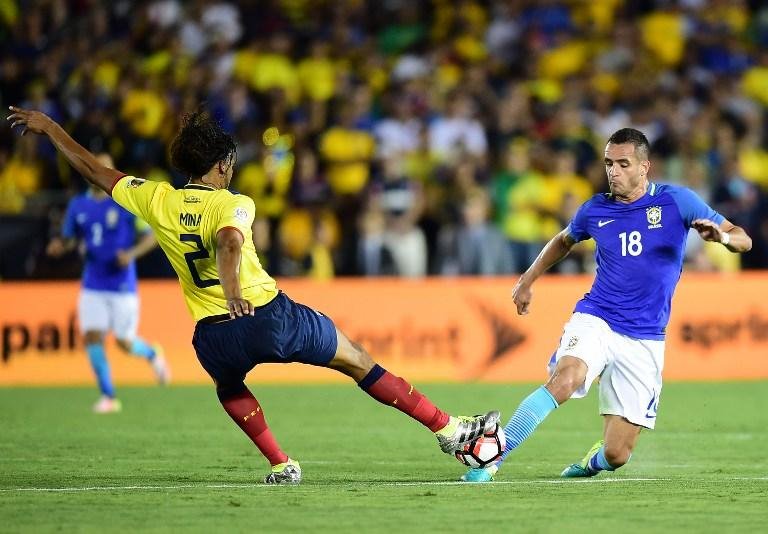 Ranato Augusto durante a partida que terminou em 0 a 0