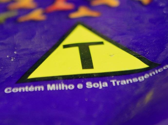 Estudo retoma discuss&atilde;o sobre r&oacute;tulos de alimentos que contenham transg&ecirc;nicos