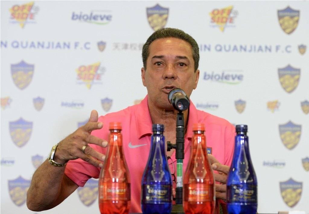 T&eacute;cnico teve atritos com a dire&ccedil;&atilde;o e n&atilde;o resistiu a campanha fraca, com oitavo lugar at&eacute; aqui