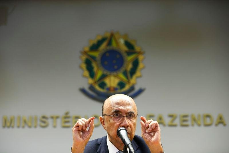 Reajuste do funcionalismo estar&aacute; sujeito a limite constitucional, diz minist&eacute;rio