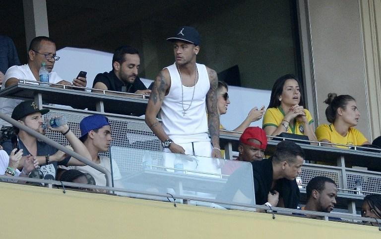 Neymar passa f&eacute;rias nos EUA enquanto &eacute; acusado de fraude na Espanha