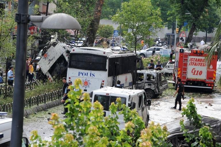 Atentado contra pol&iacute;cia deixa 11 mortos em Istambul