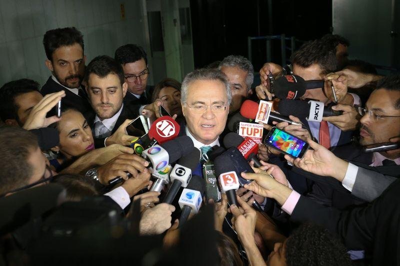 Presidente do Senado ainda disse que a situa&ccedil;&atilde;o aumenta a temperatura pol&iacute;tica do pa&iacute;s e contribui para o agravamento da crise