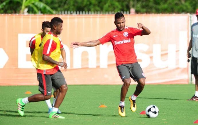 Fernando Bob renovou contrato at&eacute; o final de 2018