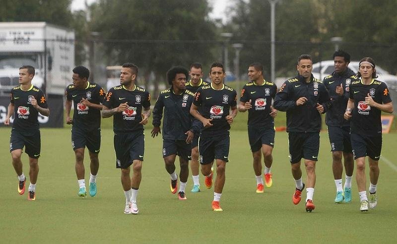 Jogadores brasileiros falam em jogo dif&iacute;cil contra fraca sele&ccedil;&atilde;o do Haiti 