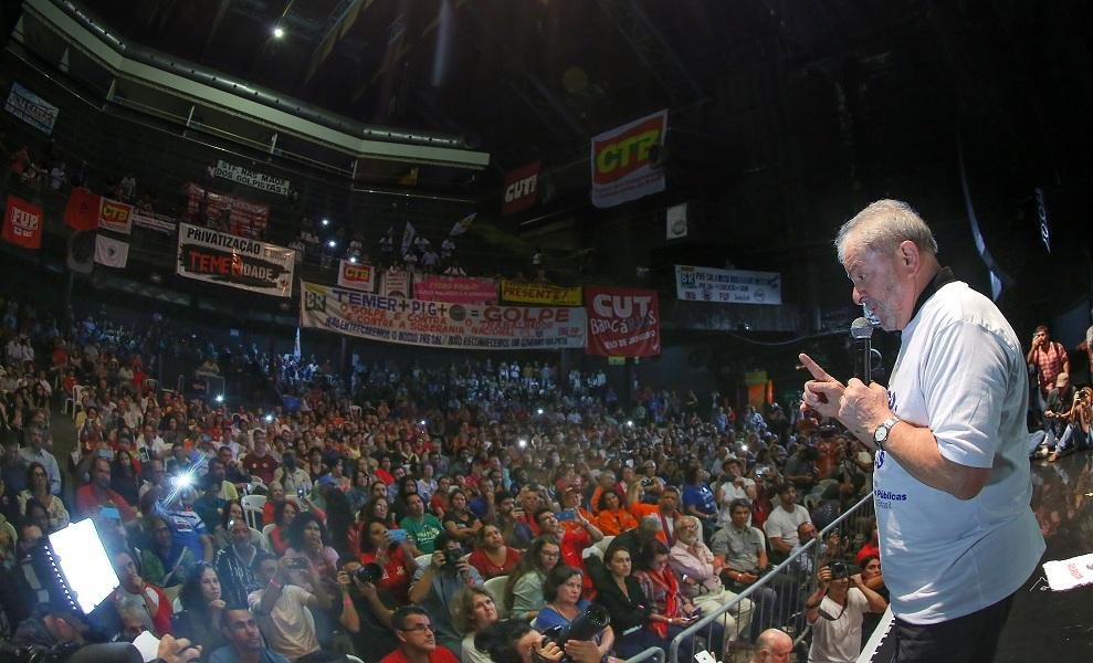Pesquisa da CNT aponta que Lula venceria 1&ordm; turno em todos os cen&aacute;rios