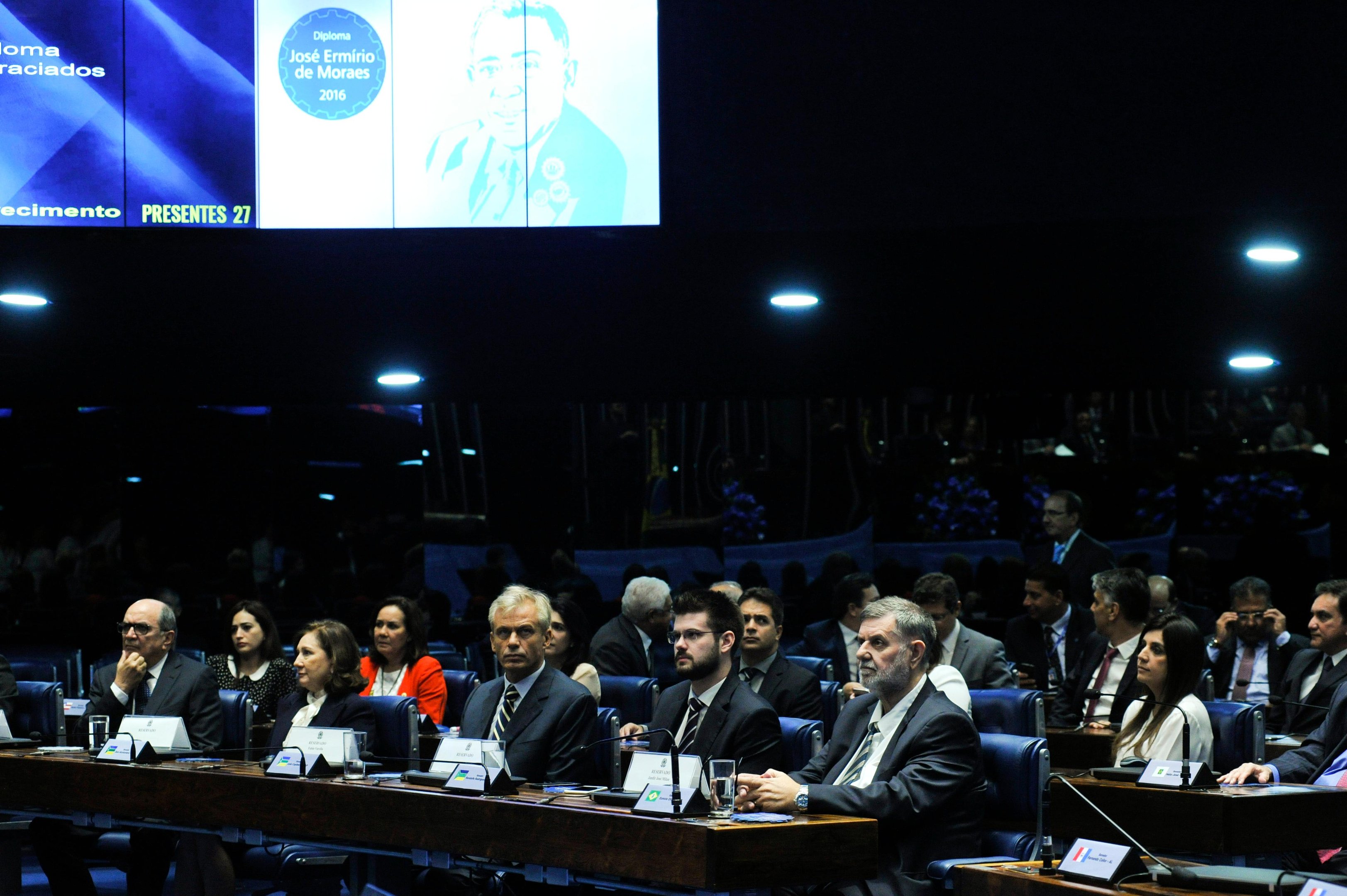 Pedido feito pelo STF precisa ser aprovado pelos senadores 