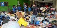 Dez mil roupas arrecadadas para doação são furtadas em Porto Alegre