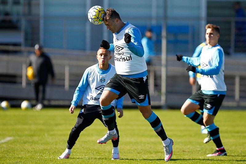 Bob&ocirc; dever&aacute; ser titular contra o Fluminense