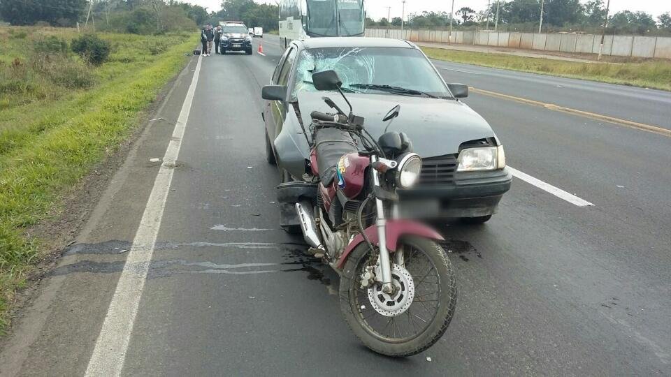 Homem morre na colis&atilde;o de carro e moto na BR 116