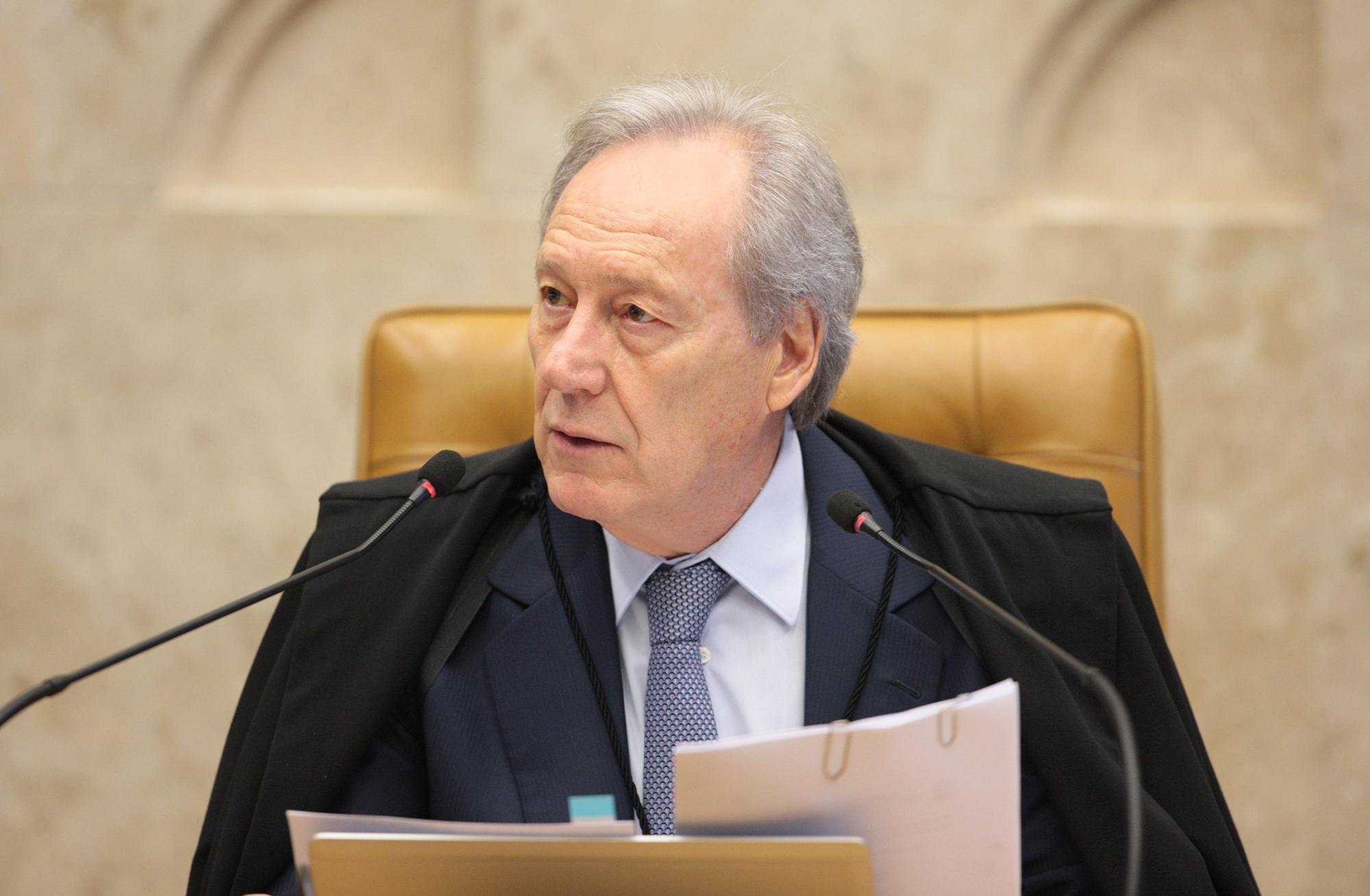 Lewandowski nega recursos de aliados de Dilma na Comiss&atilde;o do Impeachment 