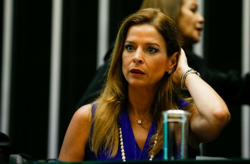 Cl&aacute;udia Cruz &eacute; mulher do deputado afastado Eduardo Cunha
