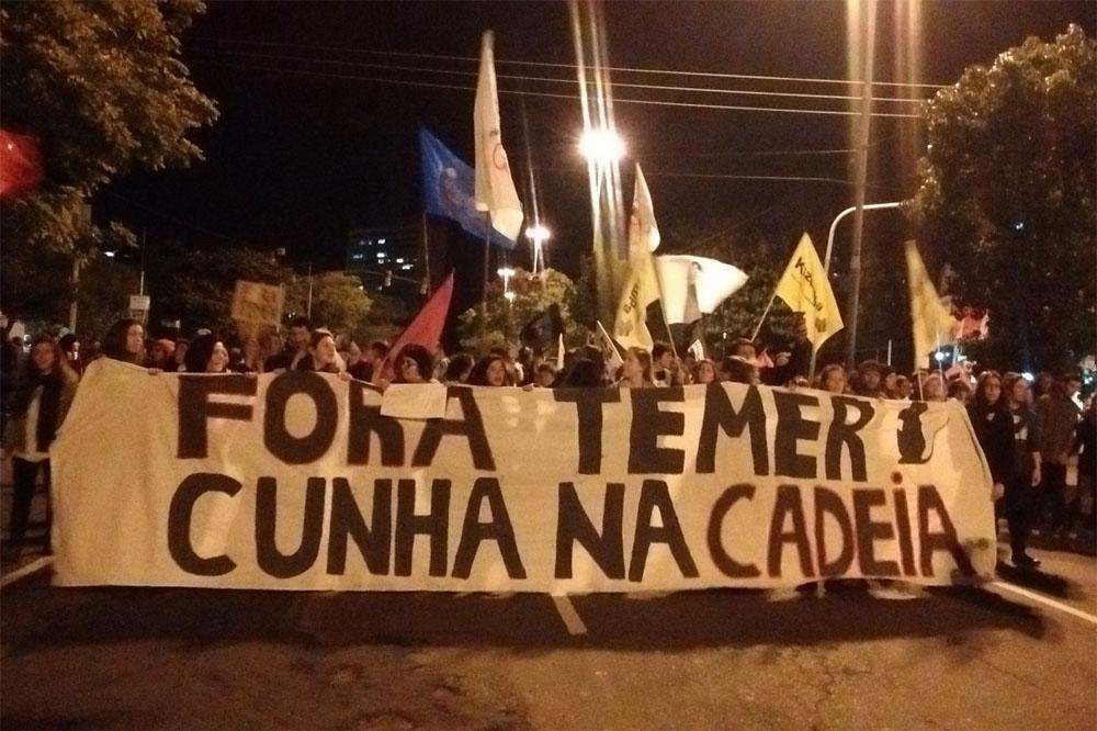Manifesta&ccedil;&otilde;es contra impeachment ocorrem em outros 17 estados do Brasil