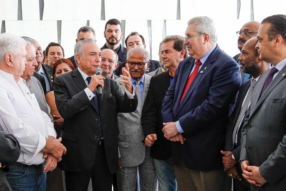 Presidente em exerc&iacute;cio esteve reunido com Centrais Sindicais nesta sexta